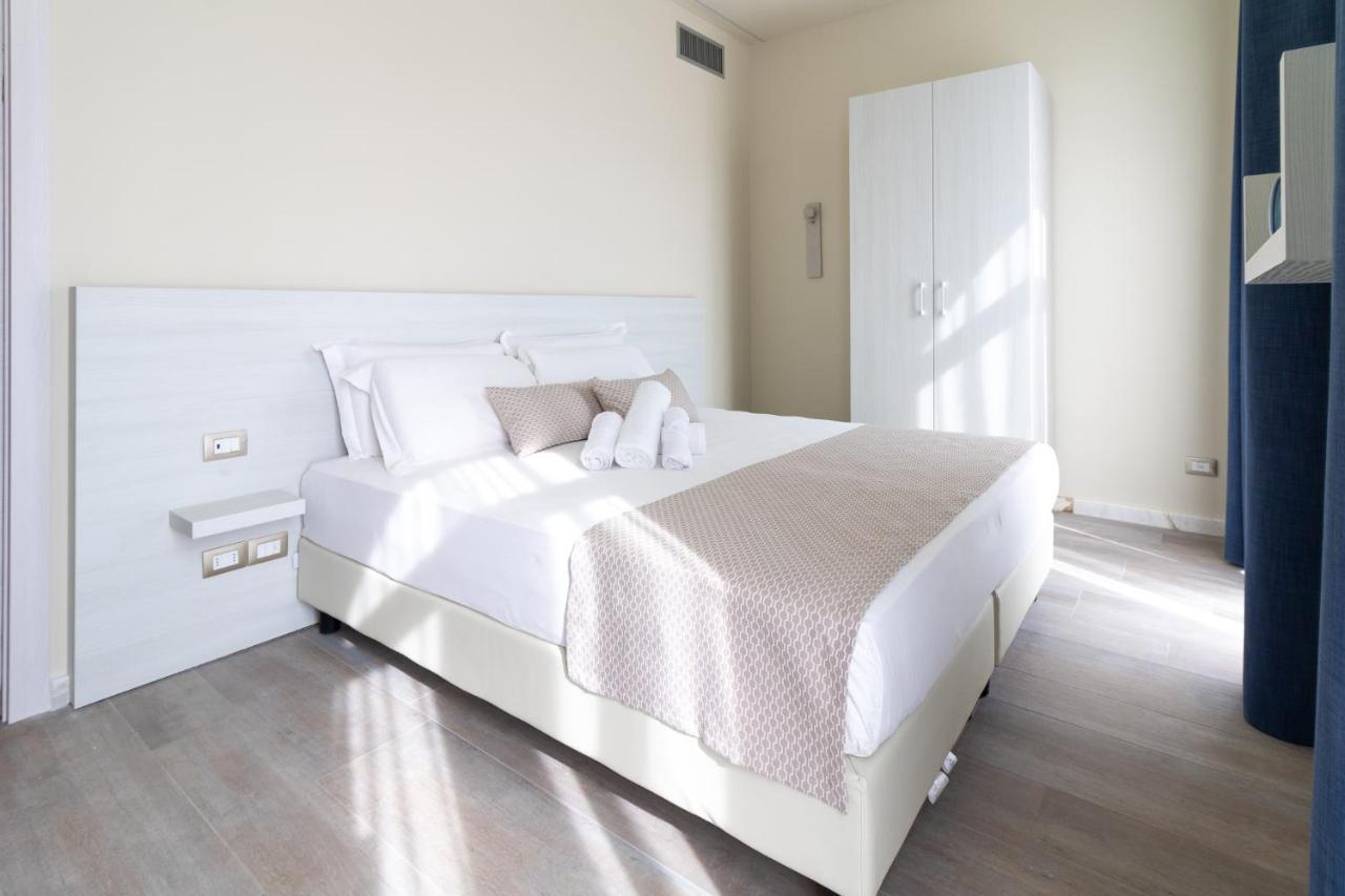 מרינה די קררה Doride Suites Boutique Hotel מראה חיצוני תמונה