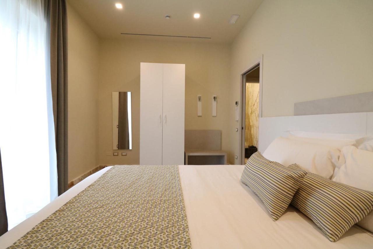 מרינה די קררה Doride Suites Boutique Hotel מראה חיצוני תמונה