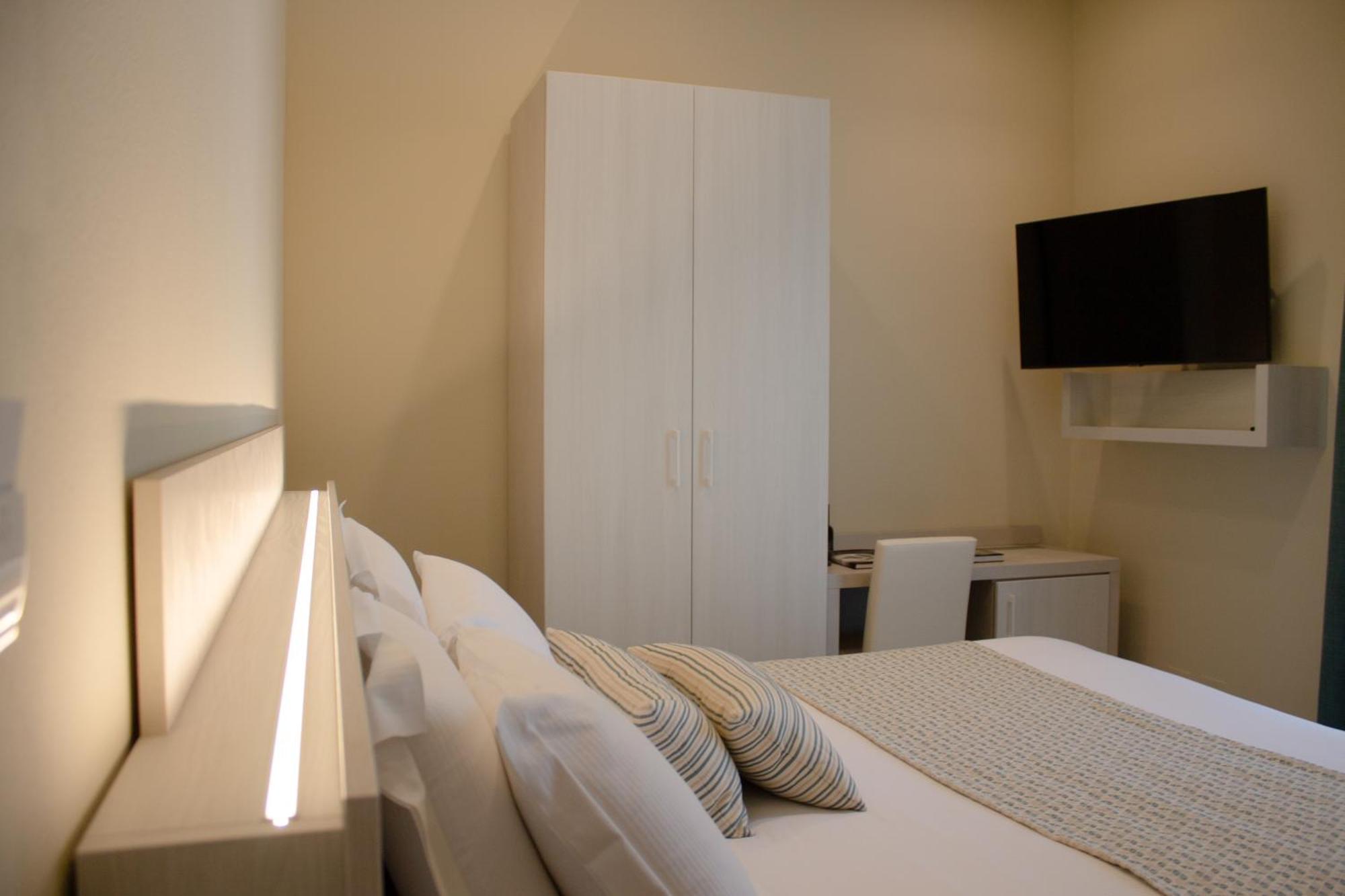 מרינה די קררה Doride Suites Boutique Hotel מראה חיצוני תמונה