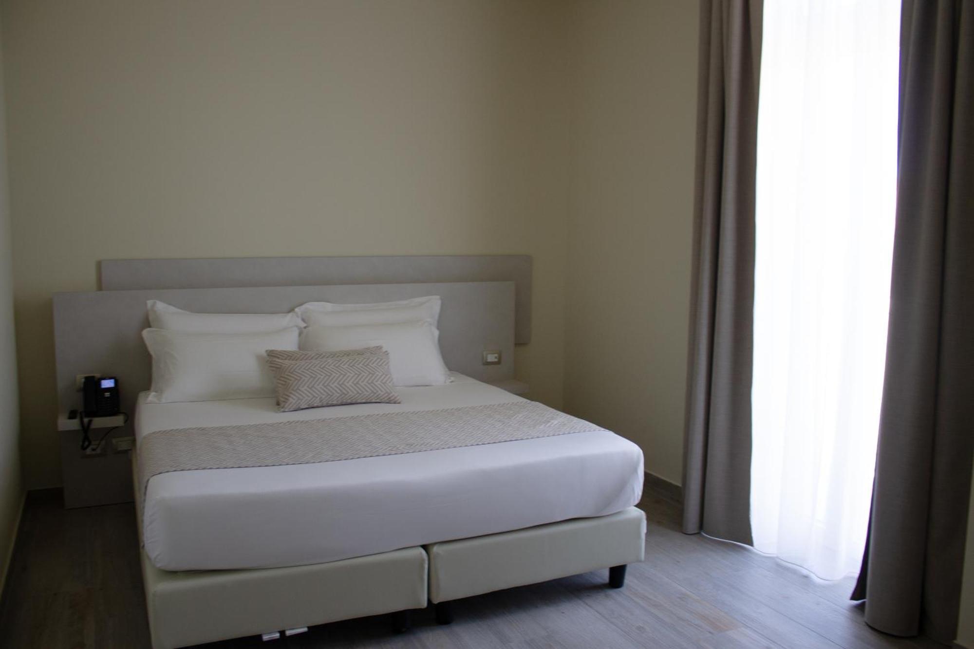 מרינה די קררה Doride Suites Boutique Hotel מראה חיצוני תמונה