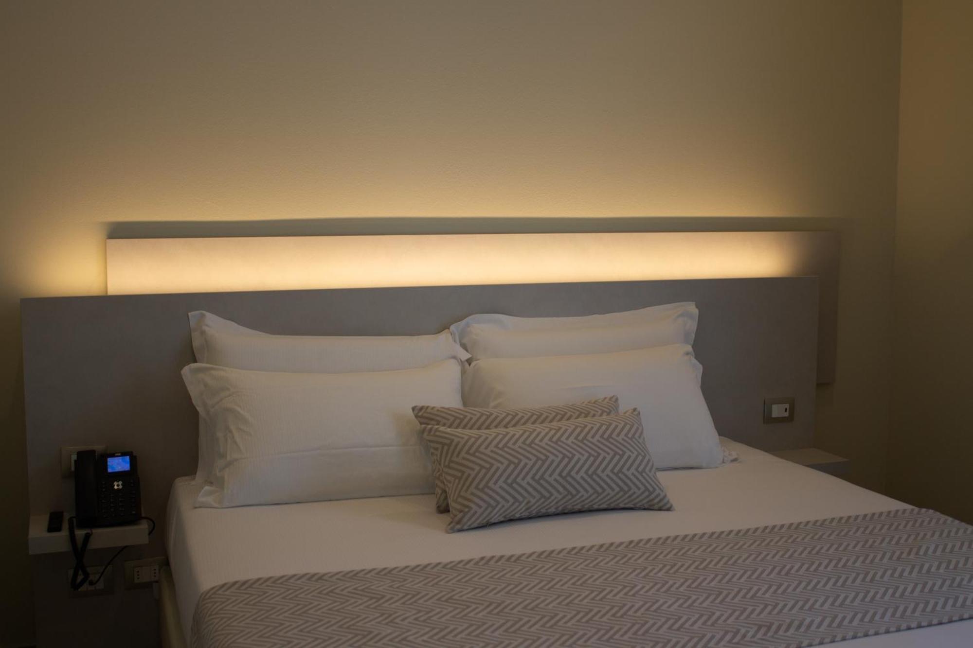 מרינה די קררה Doride Suites Boutique Hotel מראה חיצוני תמונה